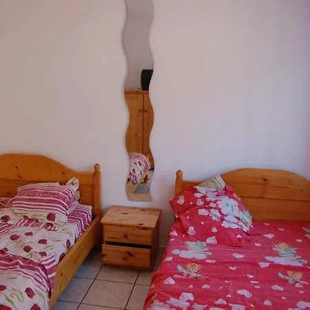 Casa Cu Castan