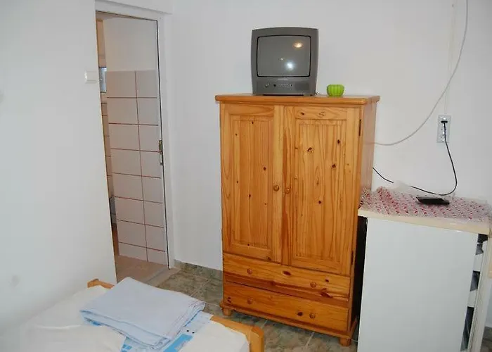 Gazde/Camere de închiriat Casa Cu Castan