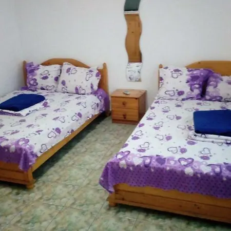 בית אירוח Casa Cu Castan